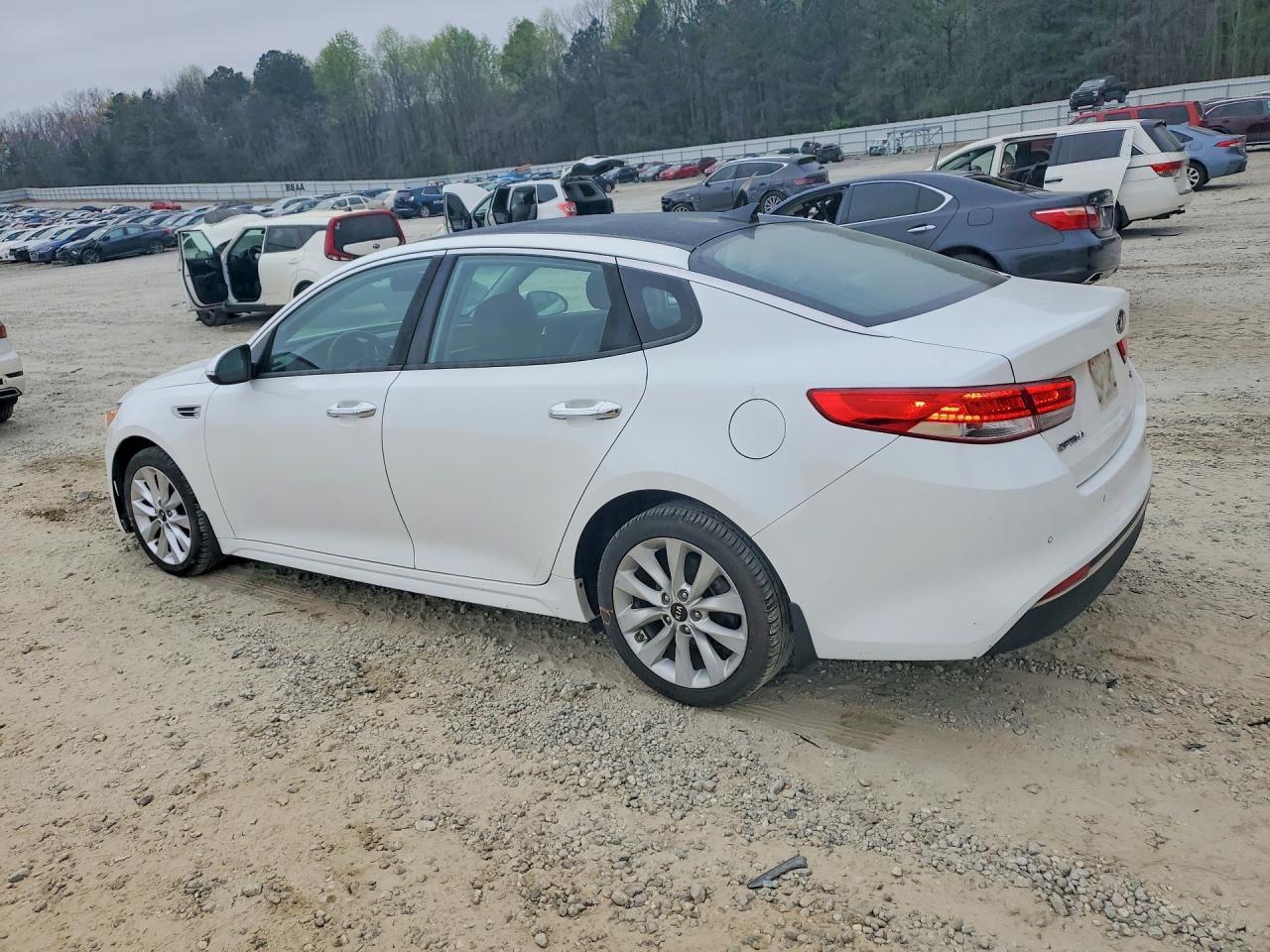 2016 Kia Optima Ex - Image 2
