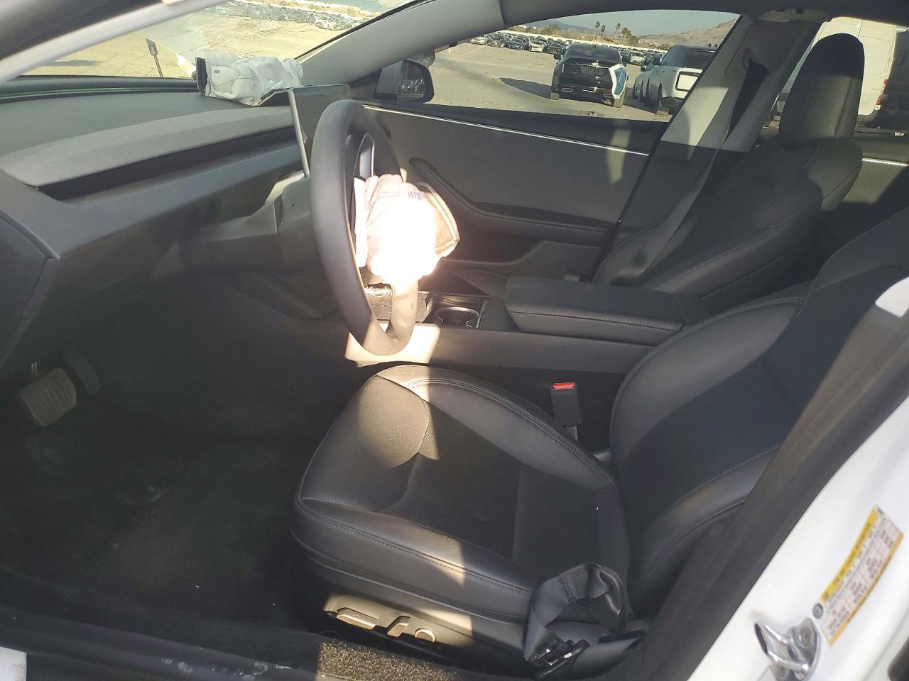 2025 Tesla Model 3 - Image 7