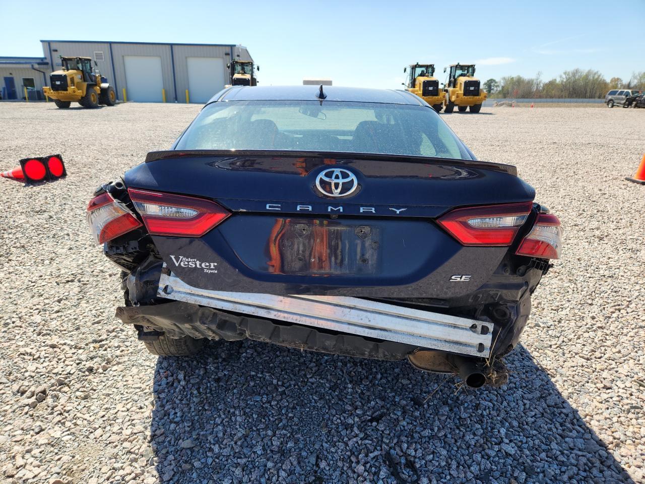 2021 Toyota Camry Se - Image 6
