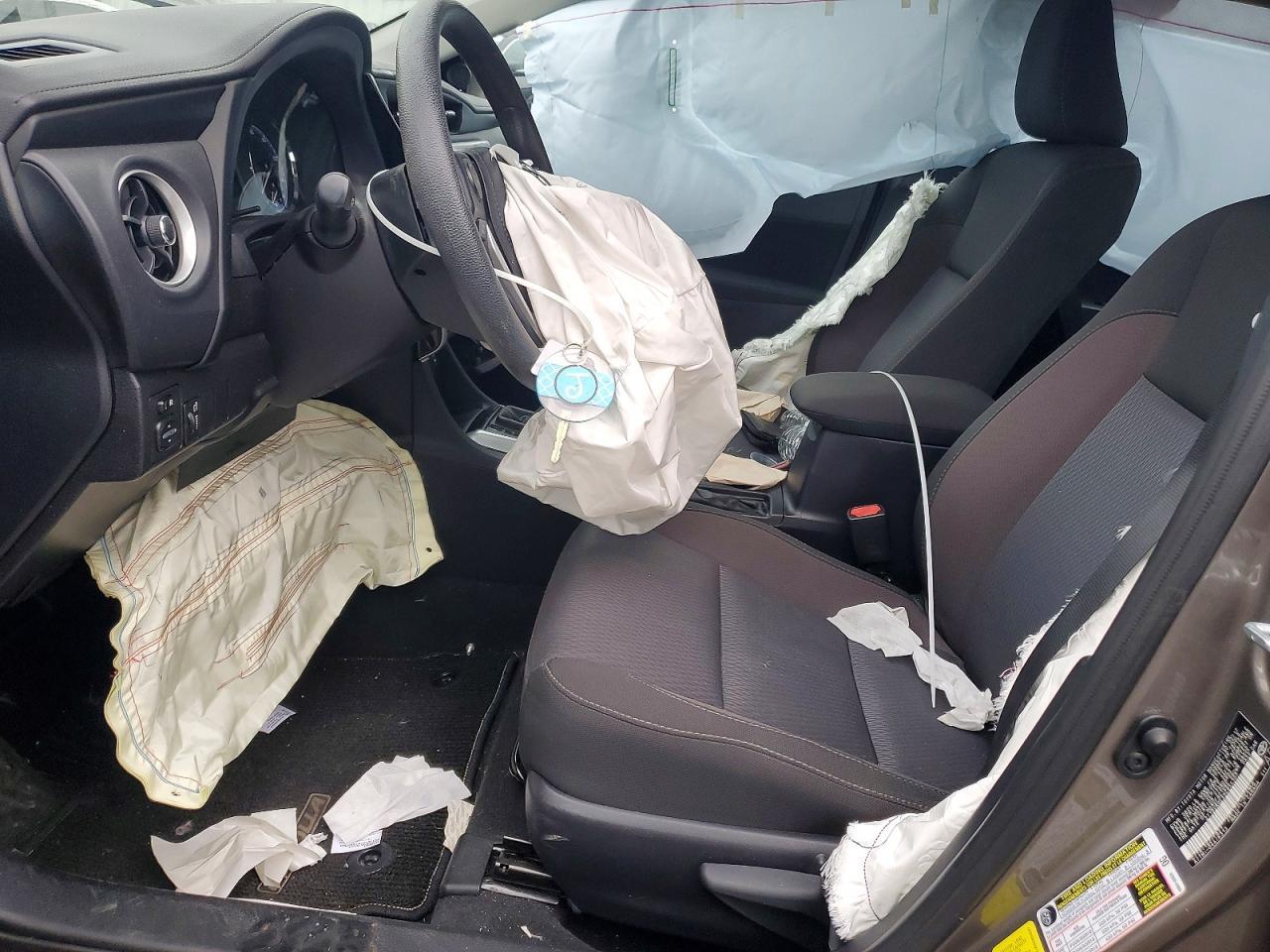 2017 Toyota Corolla Le - Фото 7