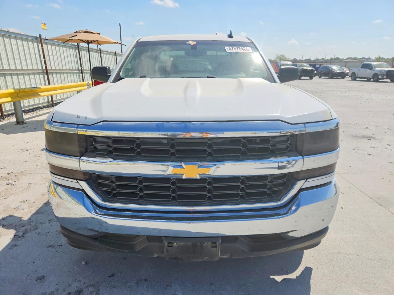 2016 Chev Silverado - Image 5