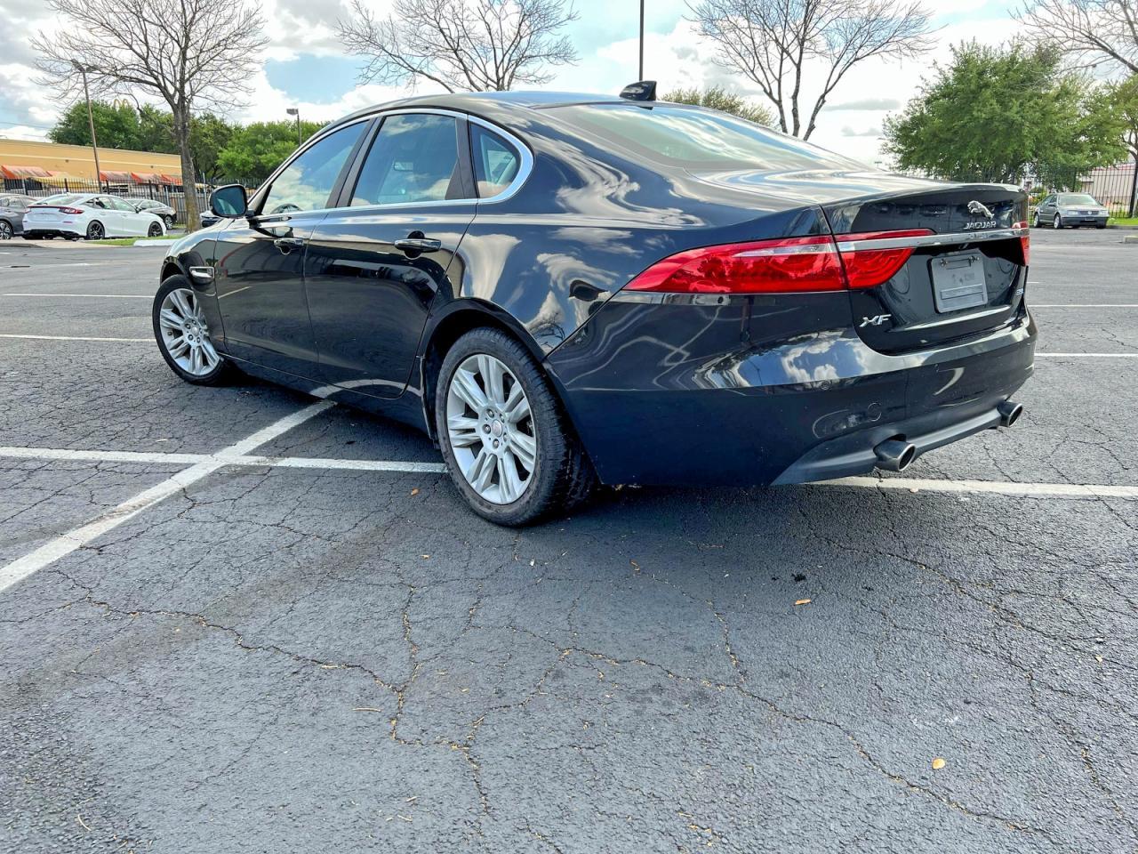 2016 Jaguar Xf Premium - Фото 3