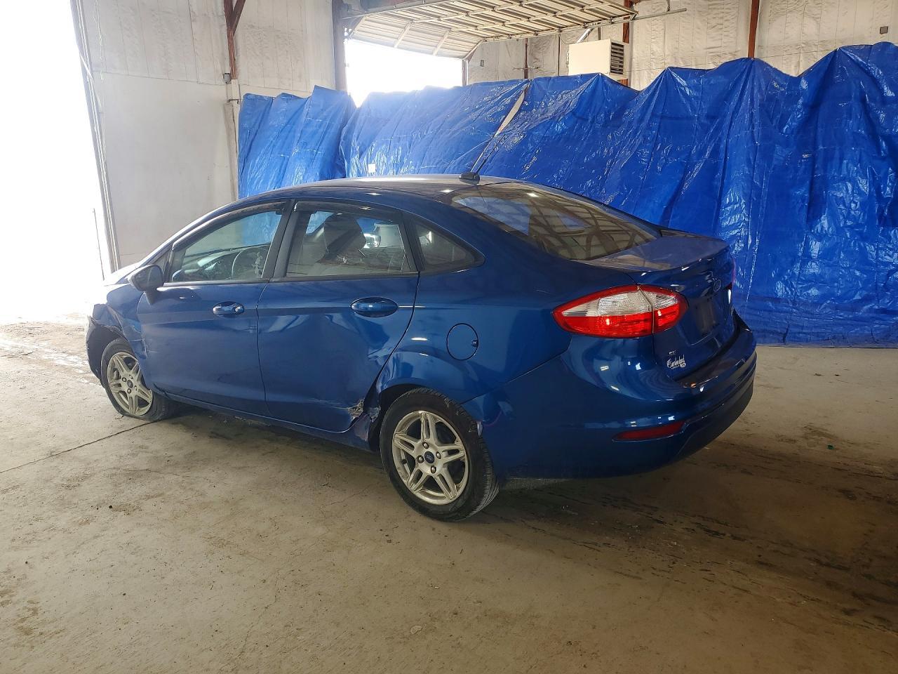 2018 Ford Fiesta Se - Image 2