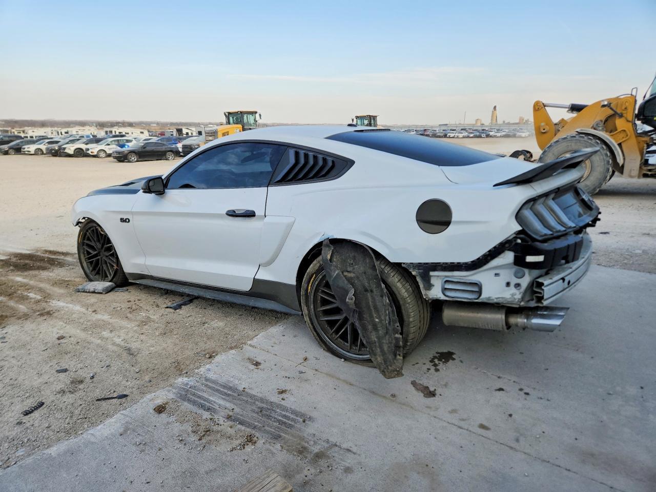 2019 Ford Mustang Gt - Image 2