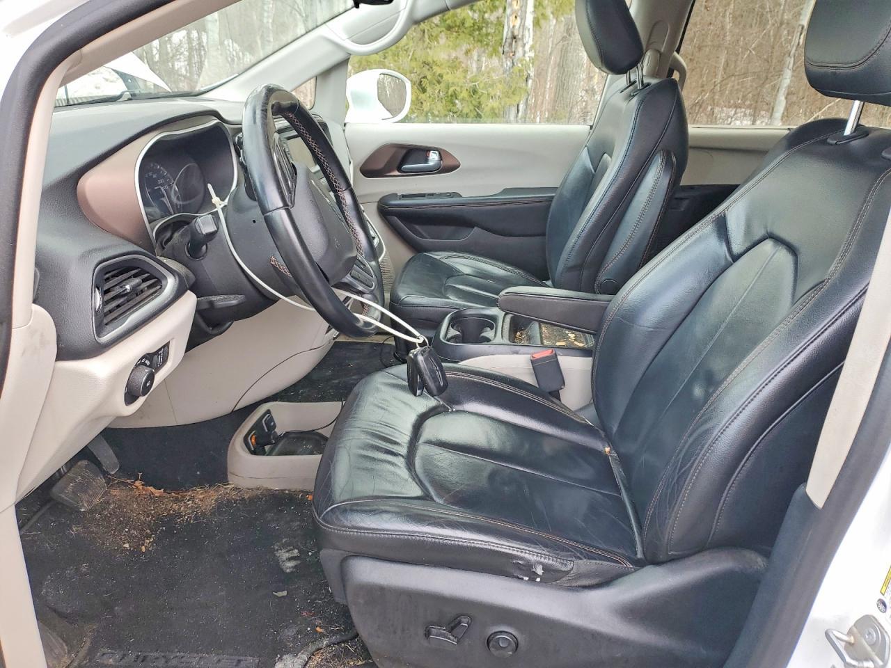2017 Chrysler Truck/Van Pacifica Touring-L - Фото 7