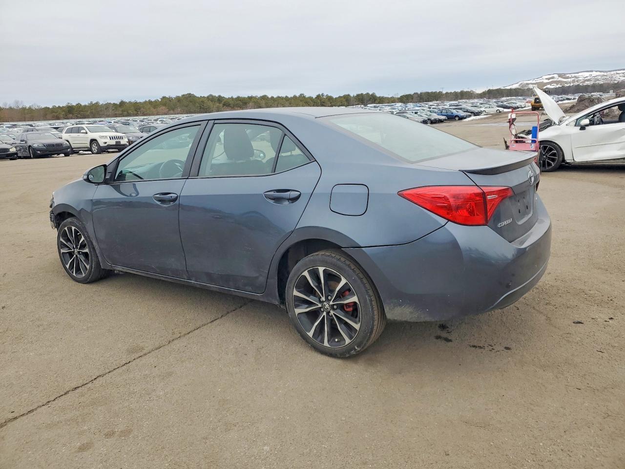 2018 Toyota Corolla Se - Фото 2