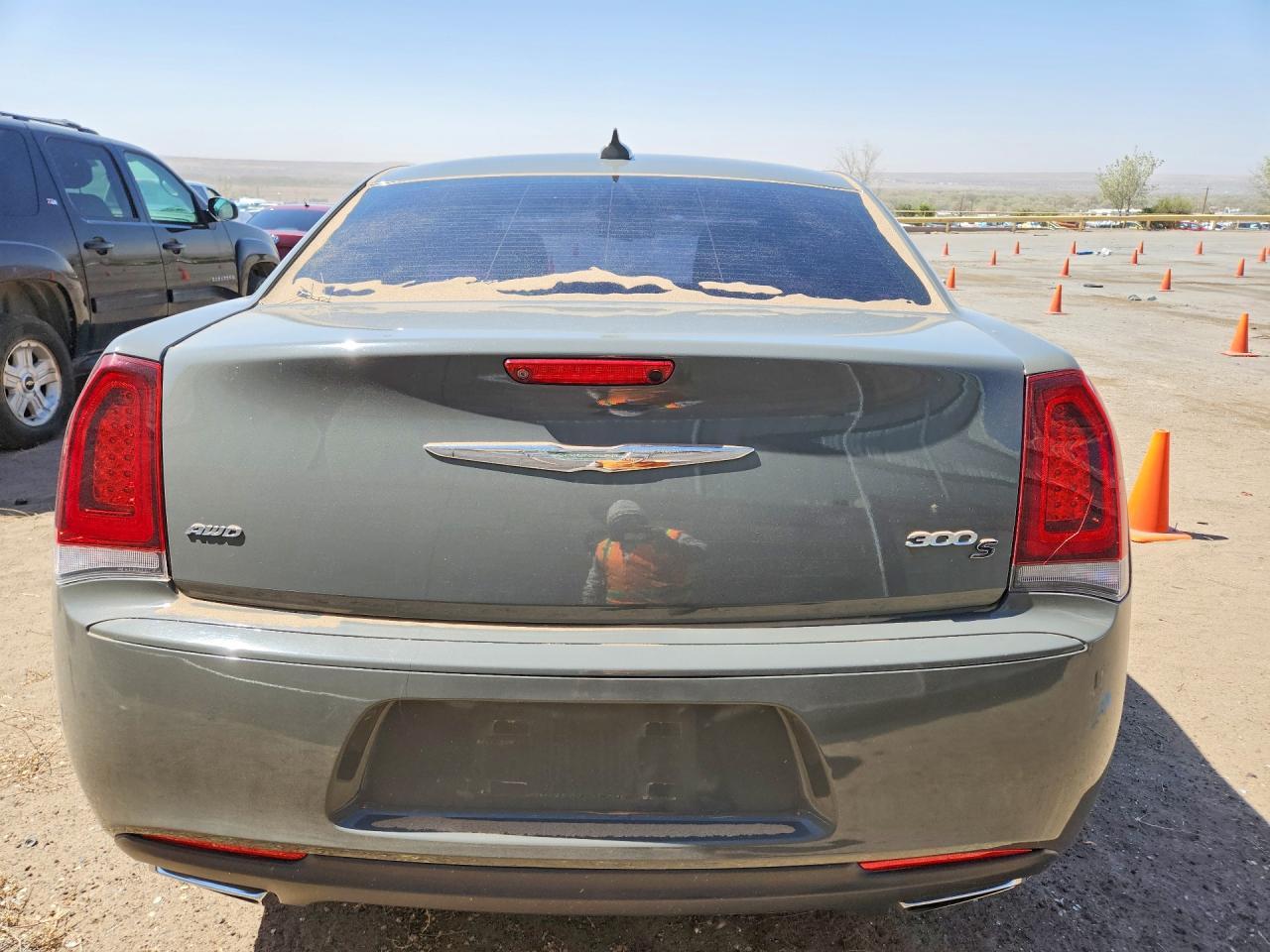 2017 Chrysler 300 S - Image 6