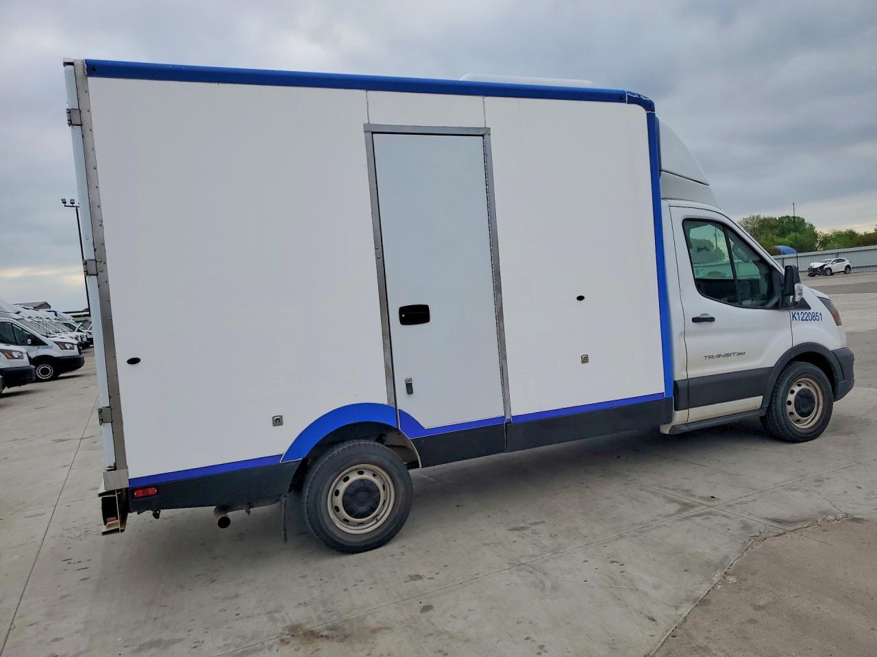2022 Ford Transit Delivery Truck - Фото 3