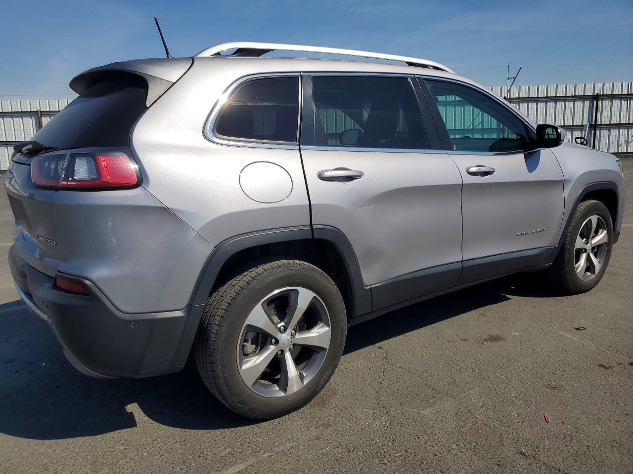 2021 Jeep Cherokee Limited - Фото 3