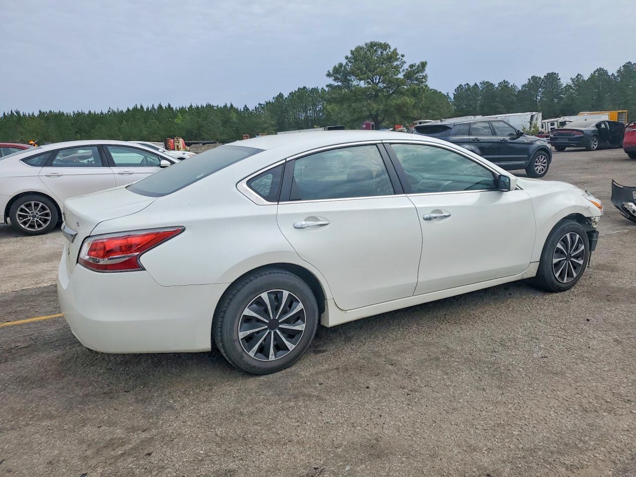 2015 Nissan Altima 2.5 S - Фото 3