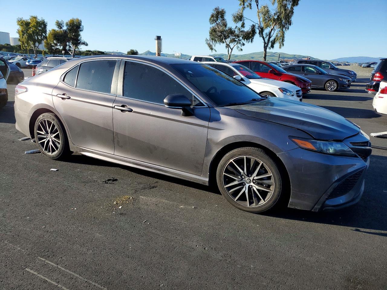 2022 Toyota Camry Hybrid Se - Фото 4