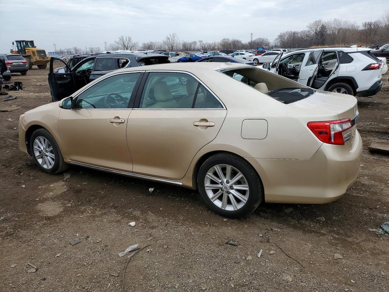 2012 Toyota Camry Xle V6 - Image 2