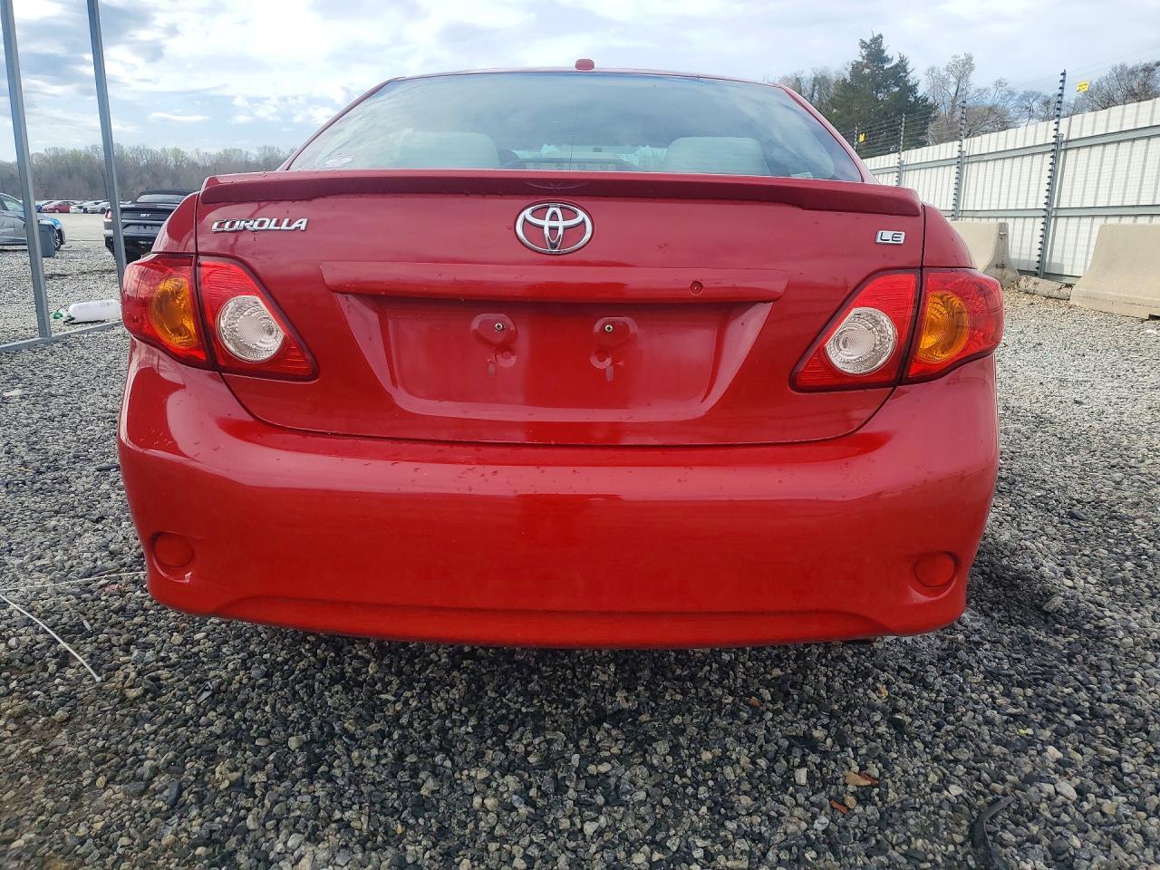2010 Toyota Corolla Le - Фото 6