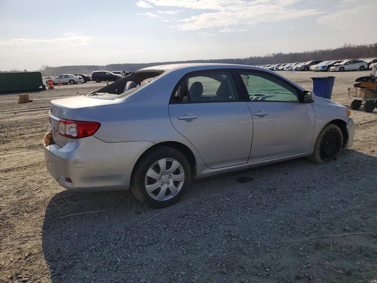 2012 Toyota Corolla Le - Фото 3
