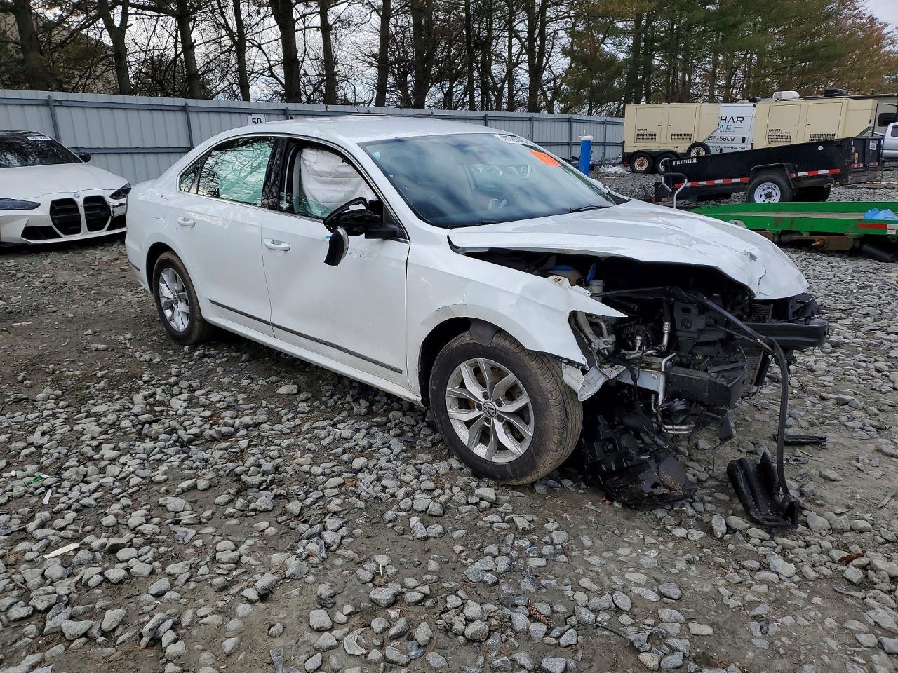 2017 Volkswagen Passat S - Image 4