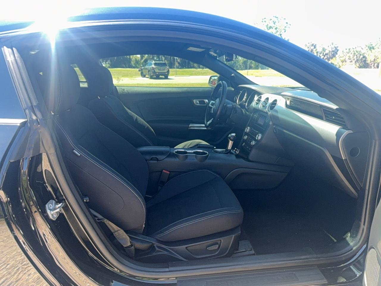 2020 Ford Mustang Gt - Image 5