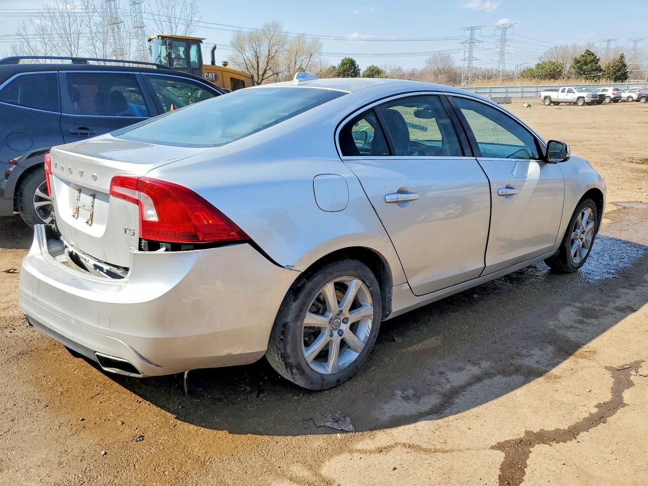 2016 Volvo S60 Premier - Фото 3