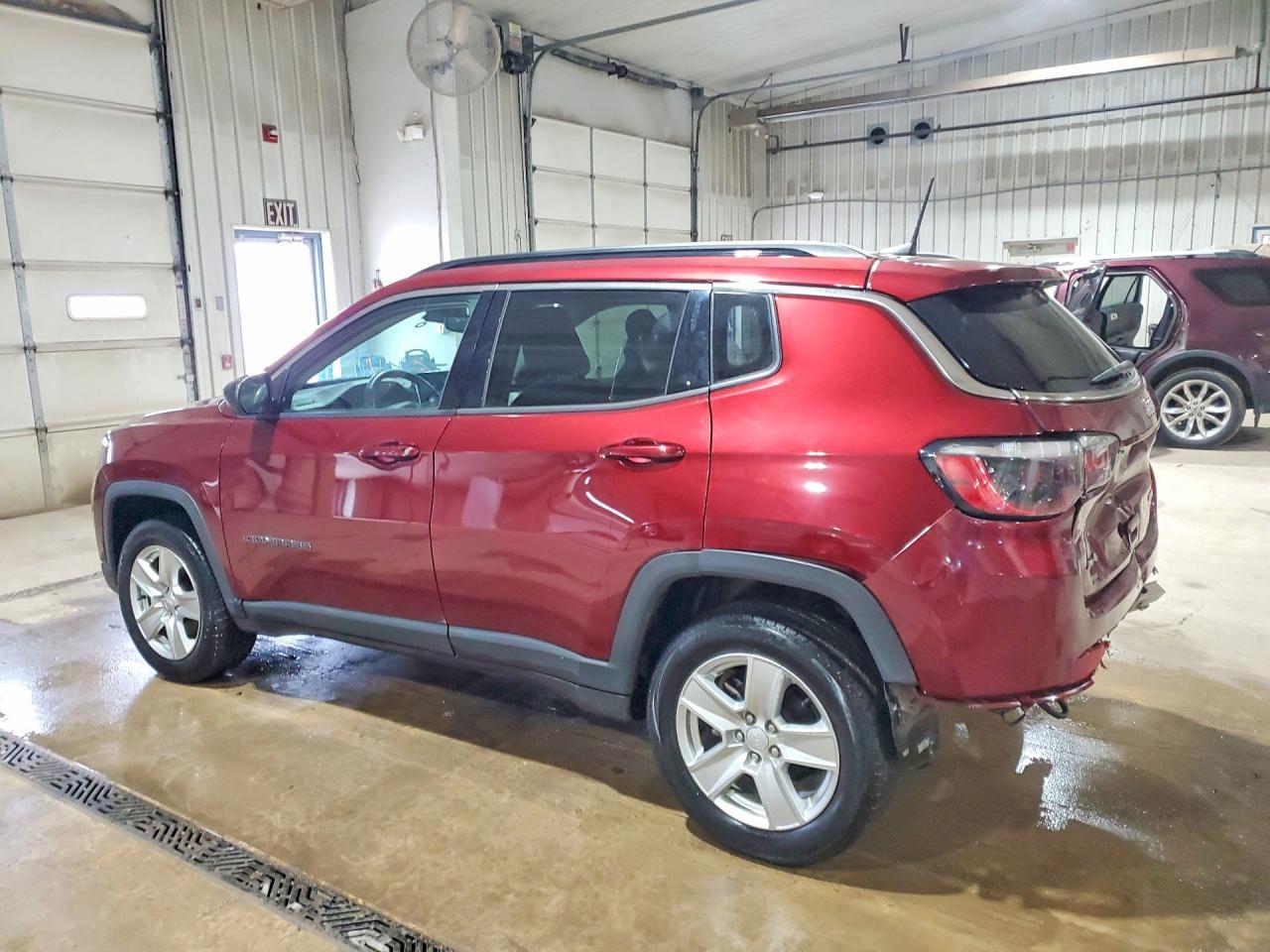 2022 Jeep Compass Latitude - Фото 2