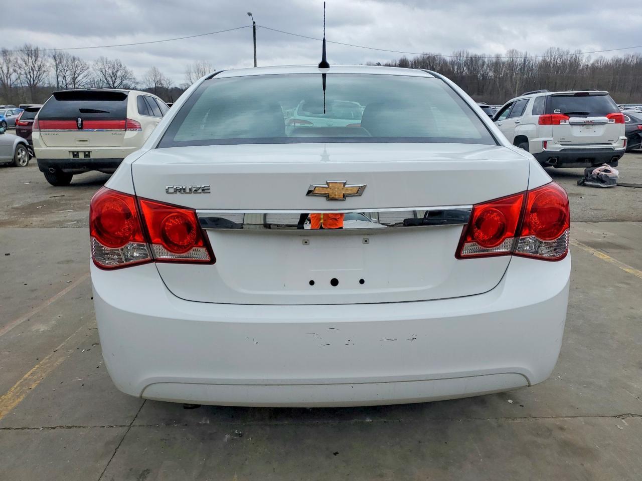 2013 Chevrolet Cruze Ls - Image 6