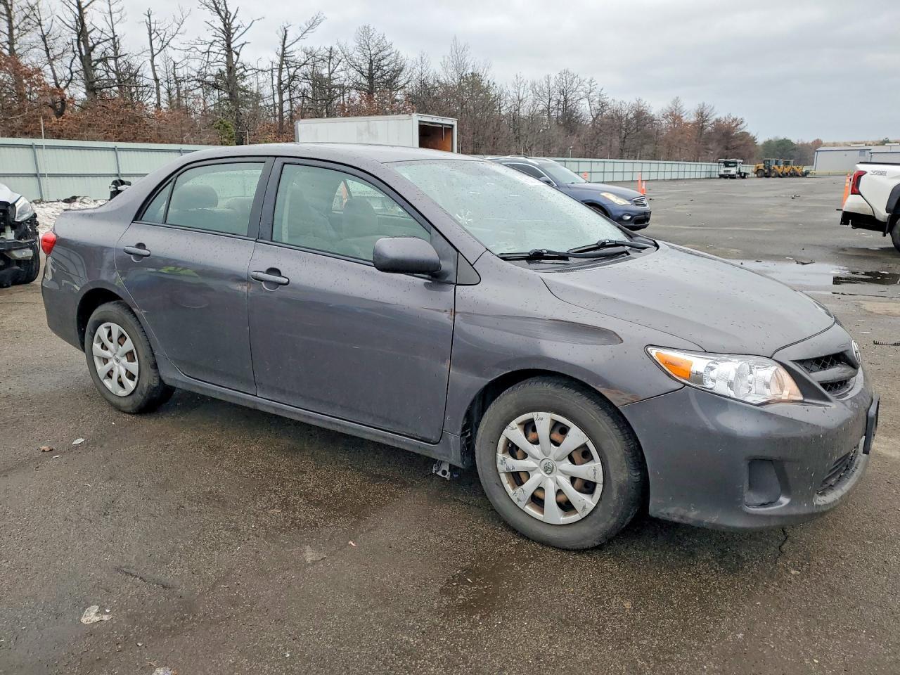 2011 Toyota Corolla Le - Image 4