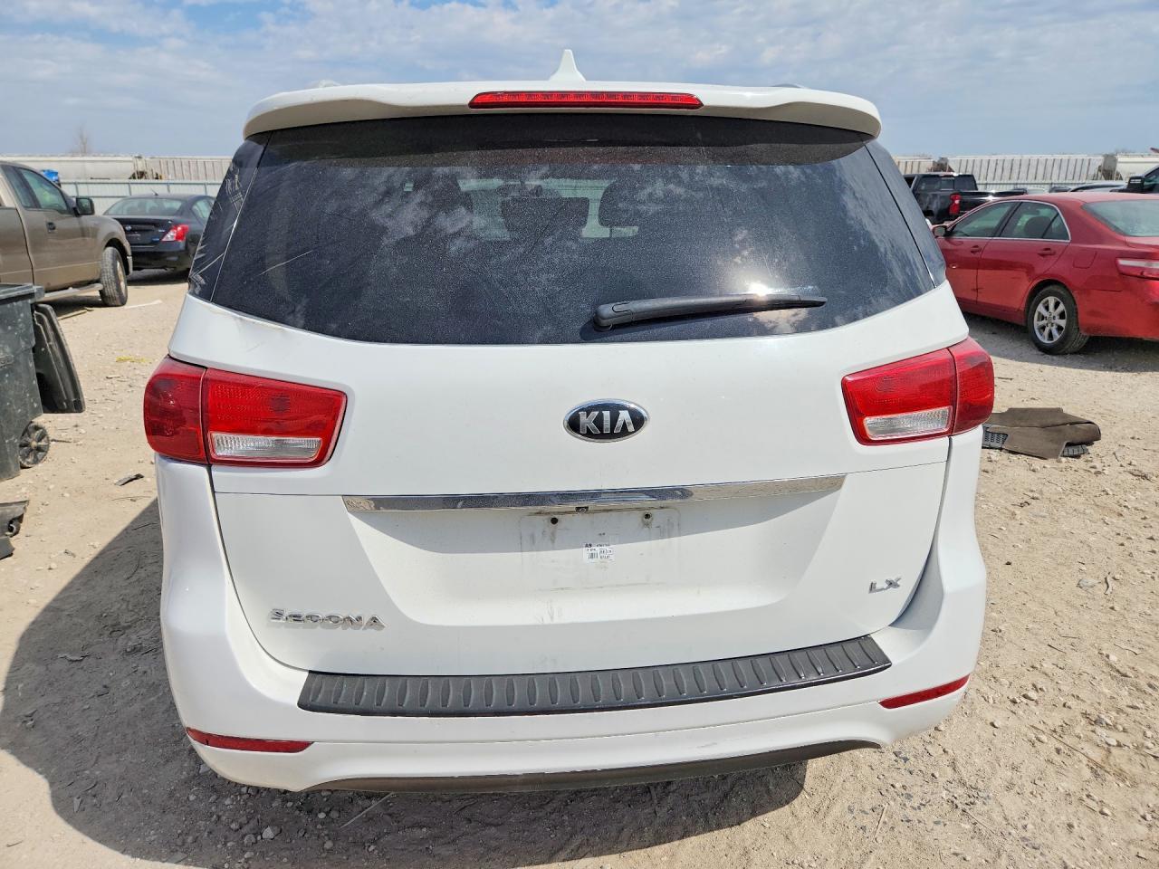 2016 Kia Sedona Lx - Image 6
