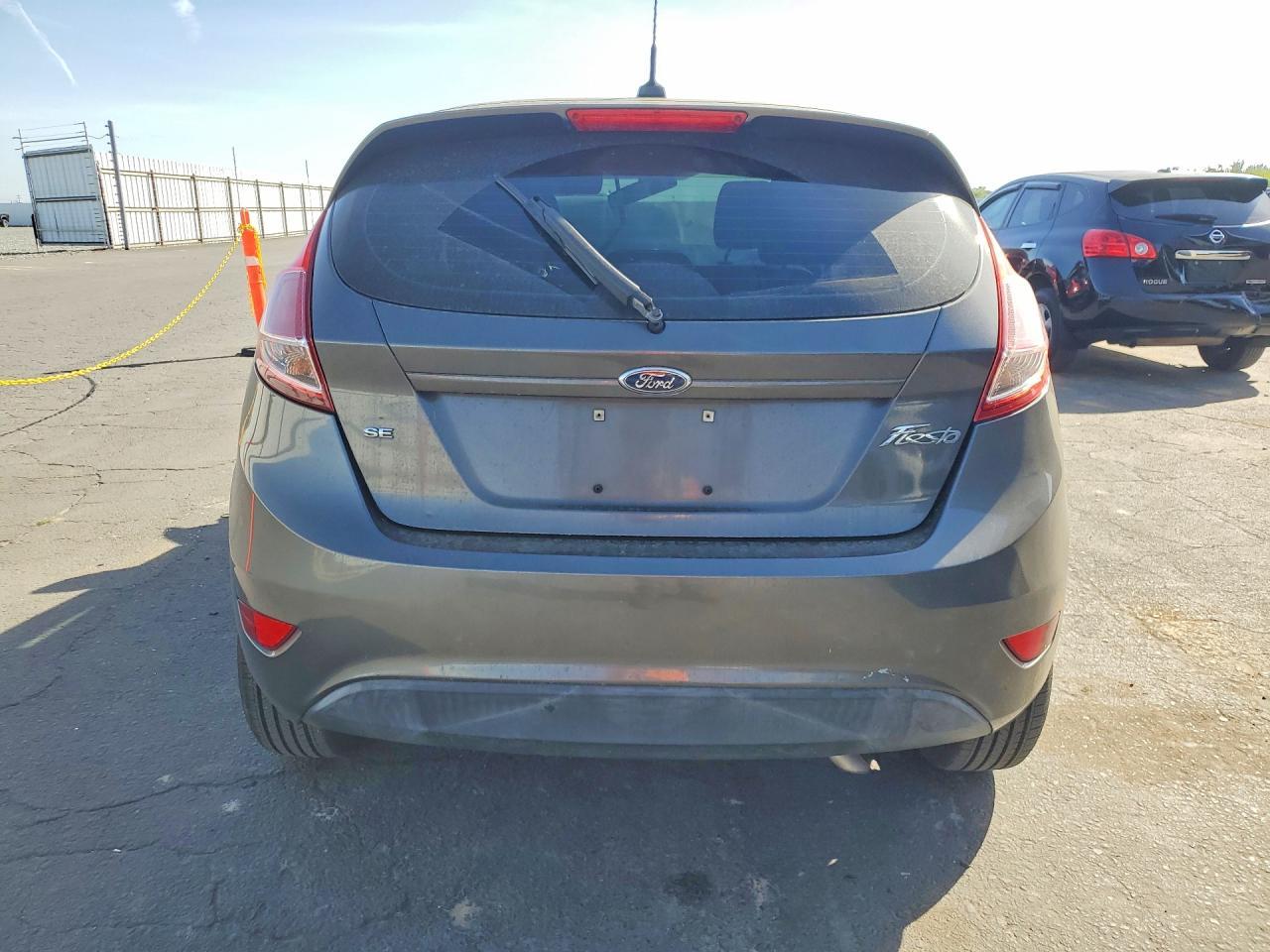 2016 Ford Fiesta Se - Image 6