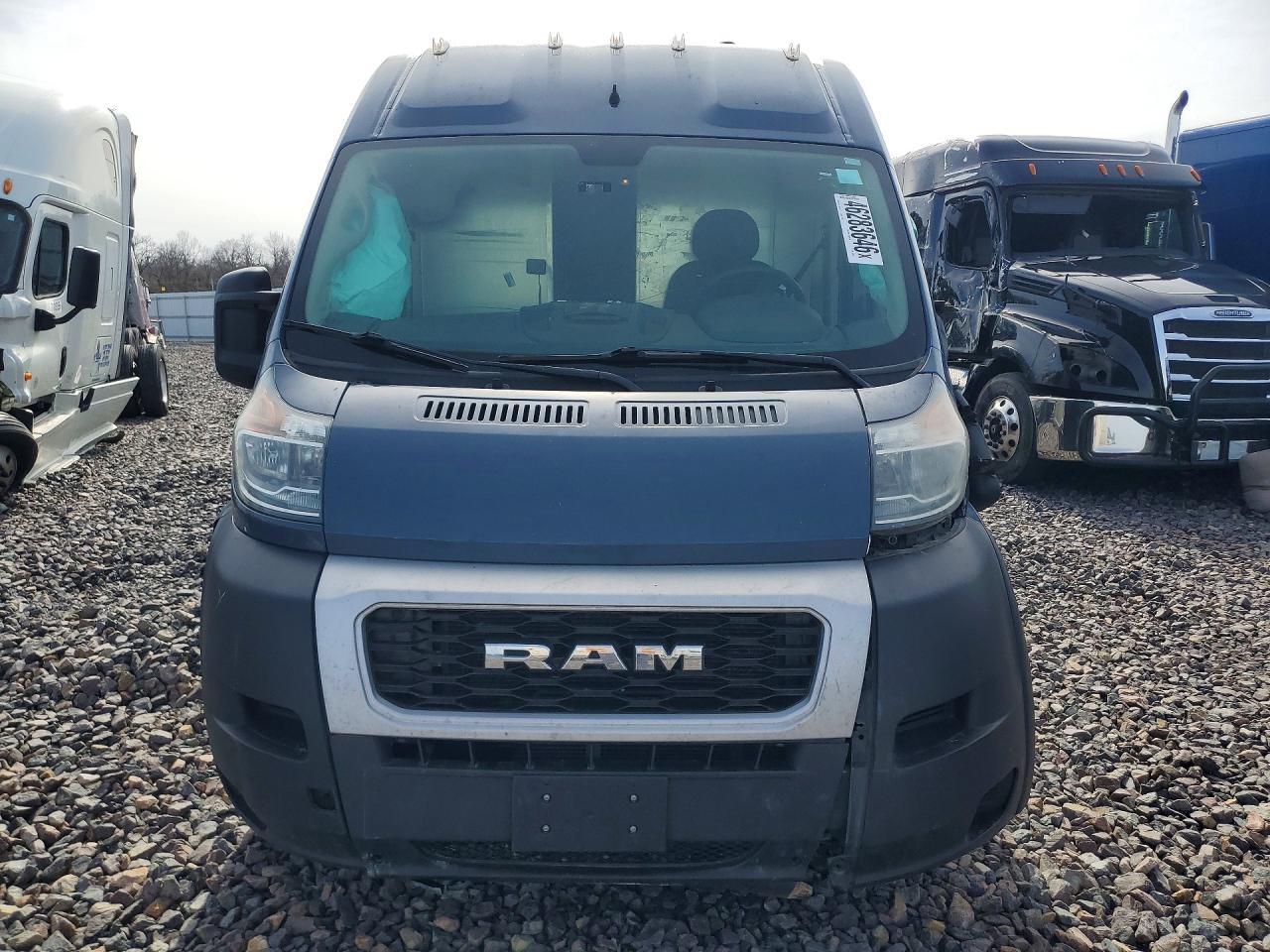 2019 Ram Promaster 3500 Delivery Van - Фото 5