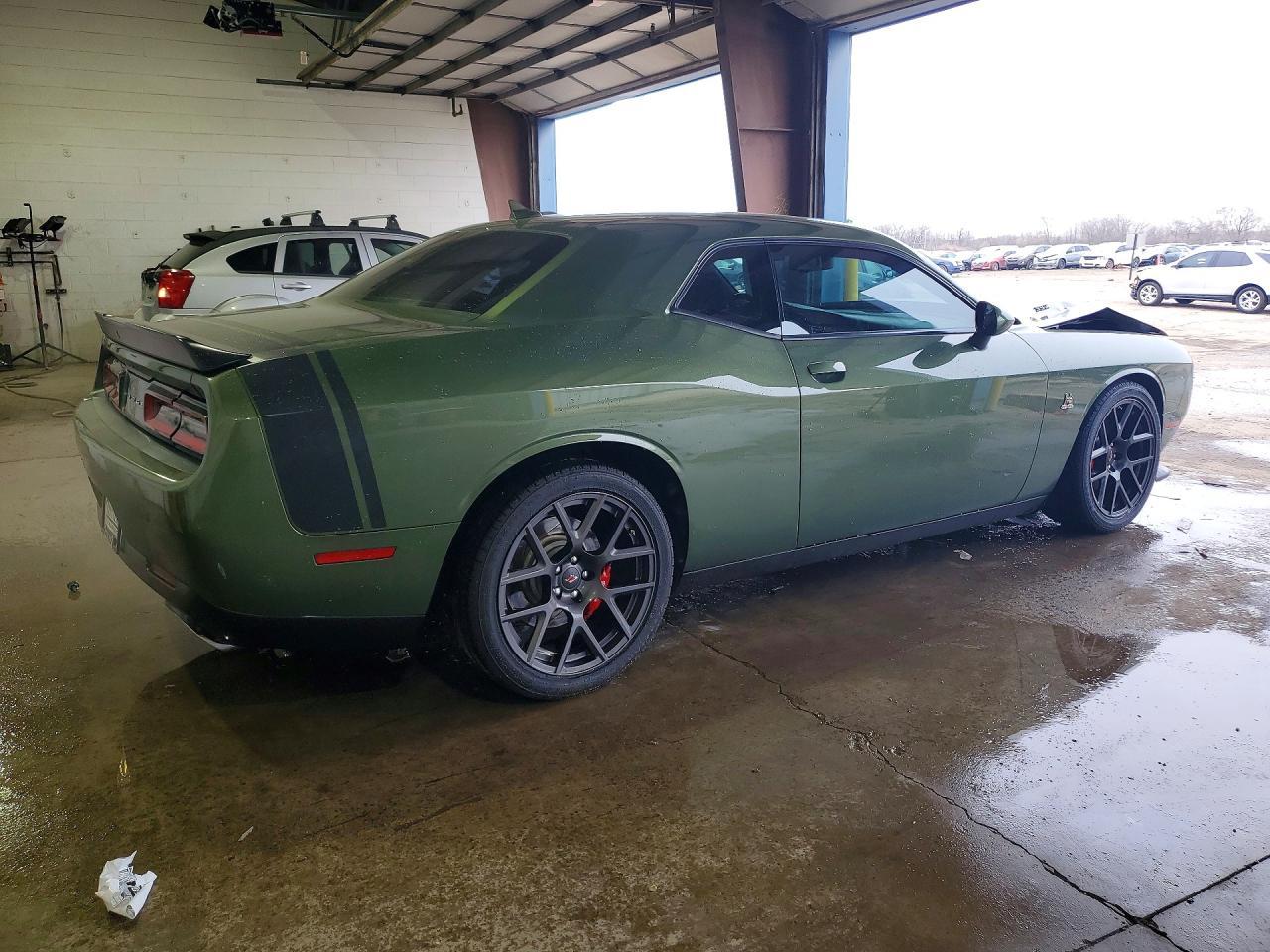 2018 Dodge Challenger R - Image 3