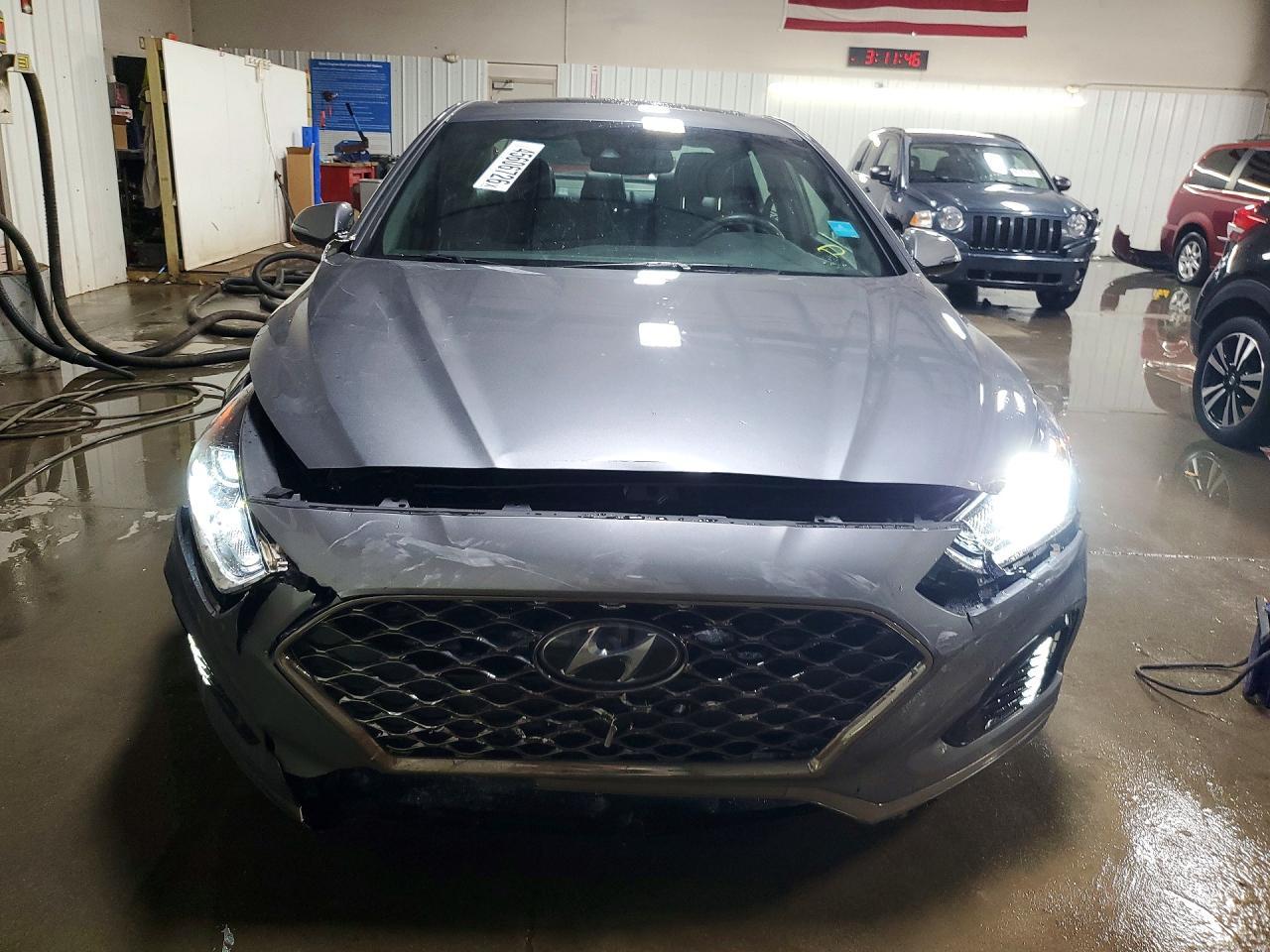 2018 Hyundai Sonata Limited 2.0T - Image 5