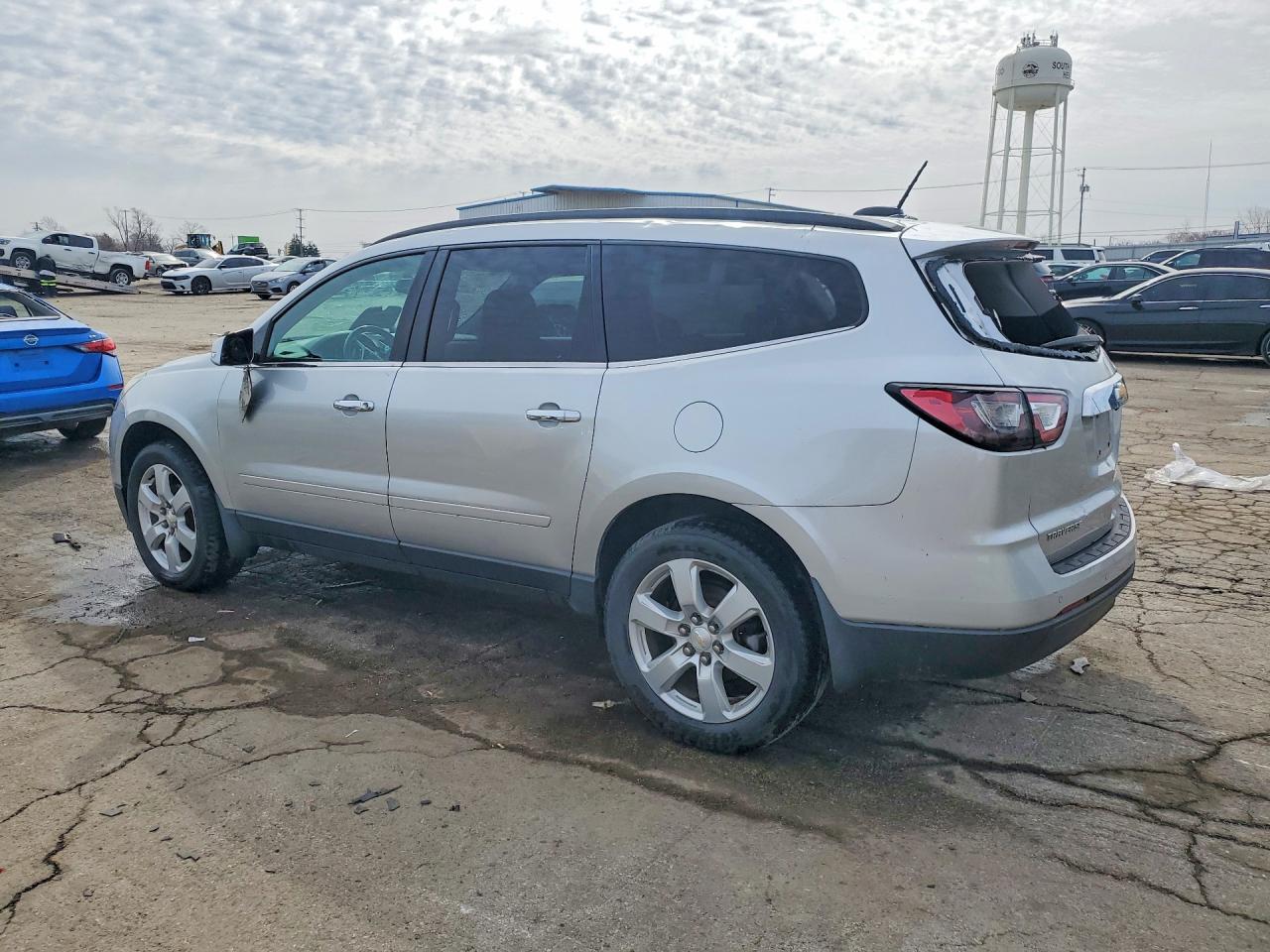 2017 Chevrolet Traverse Lt - Фото 2