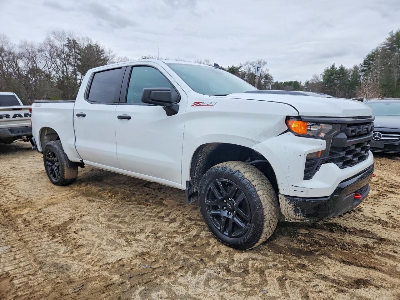 2024 Chevrolet Silverado K1500 Trail Boss Custom - Image 4