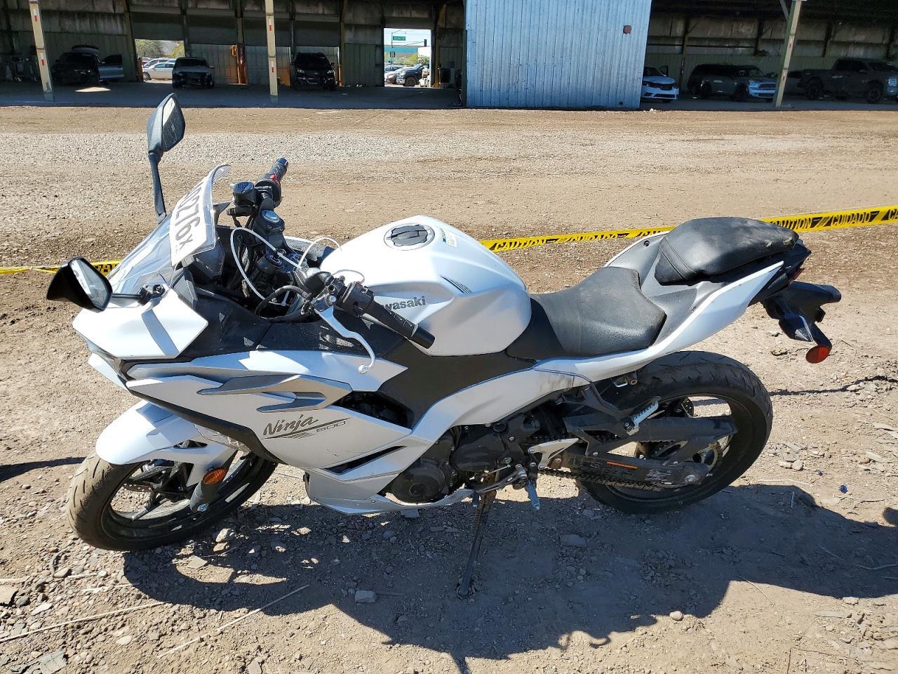2025 Kawasaki Ex500 H - Фото 3
