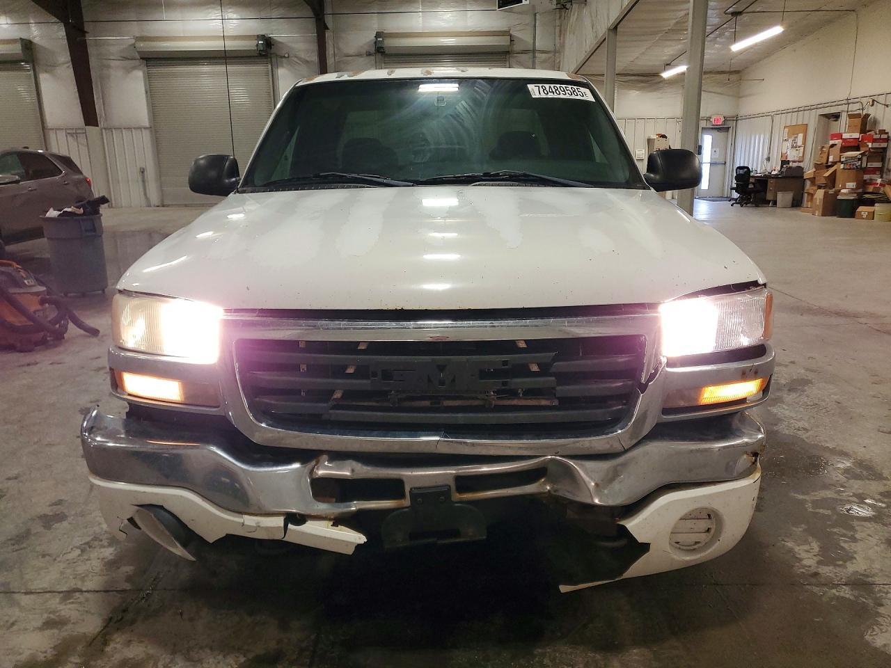 2003 GMC New Sierra C1500 - Фото 5