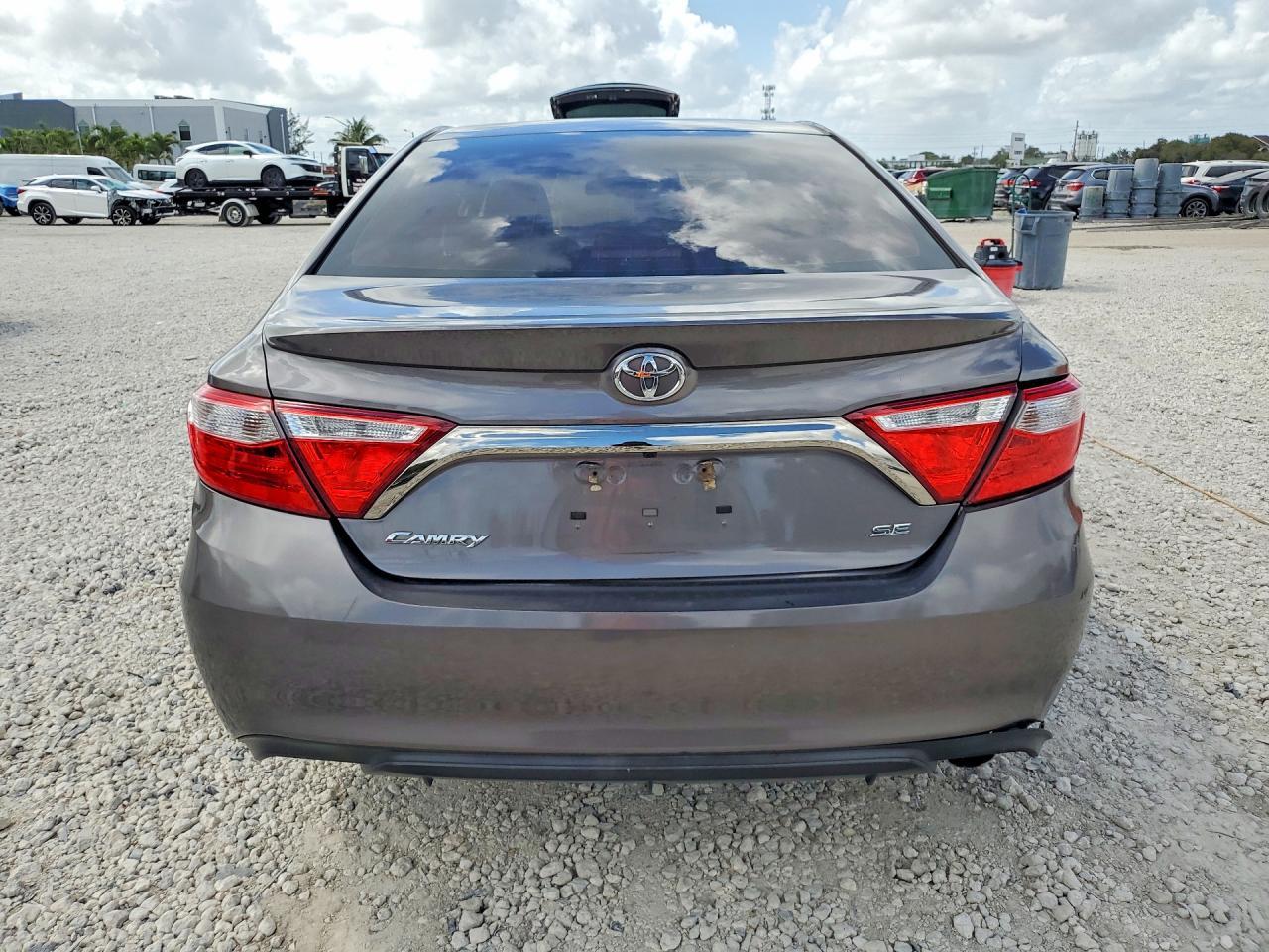 2017 Toyota Camry Se - Фото 6