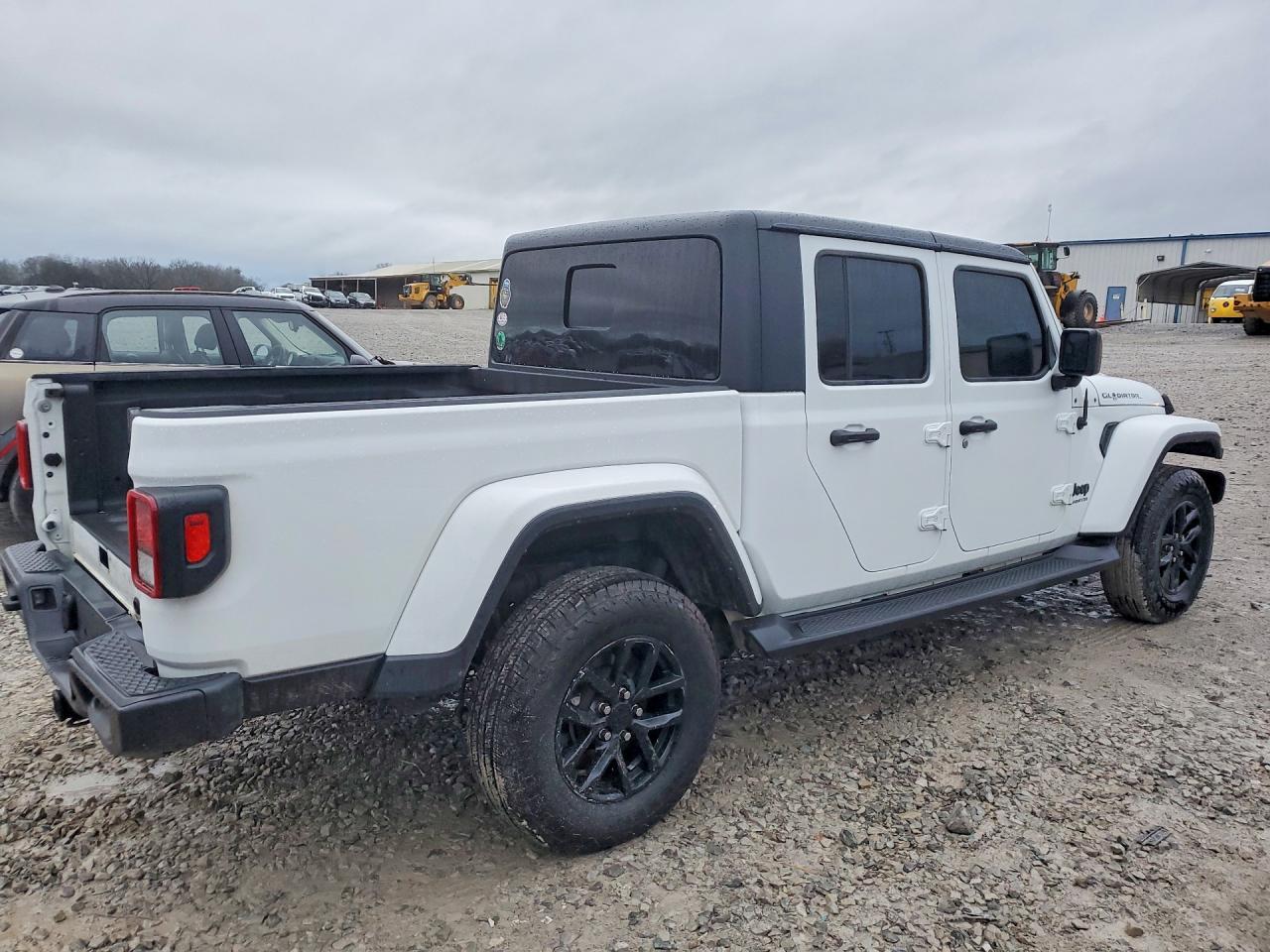 2022 Jeep Gladiator Sport - Image 3