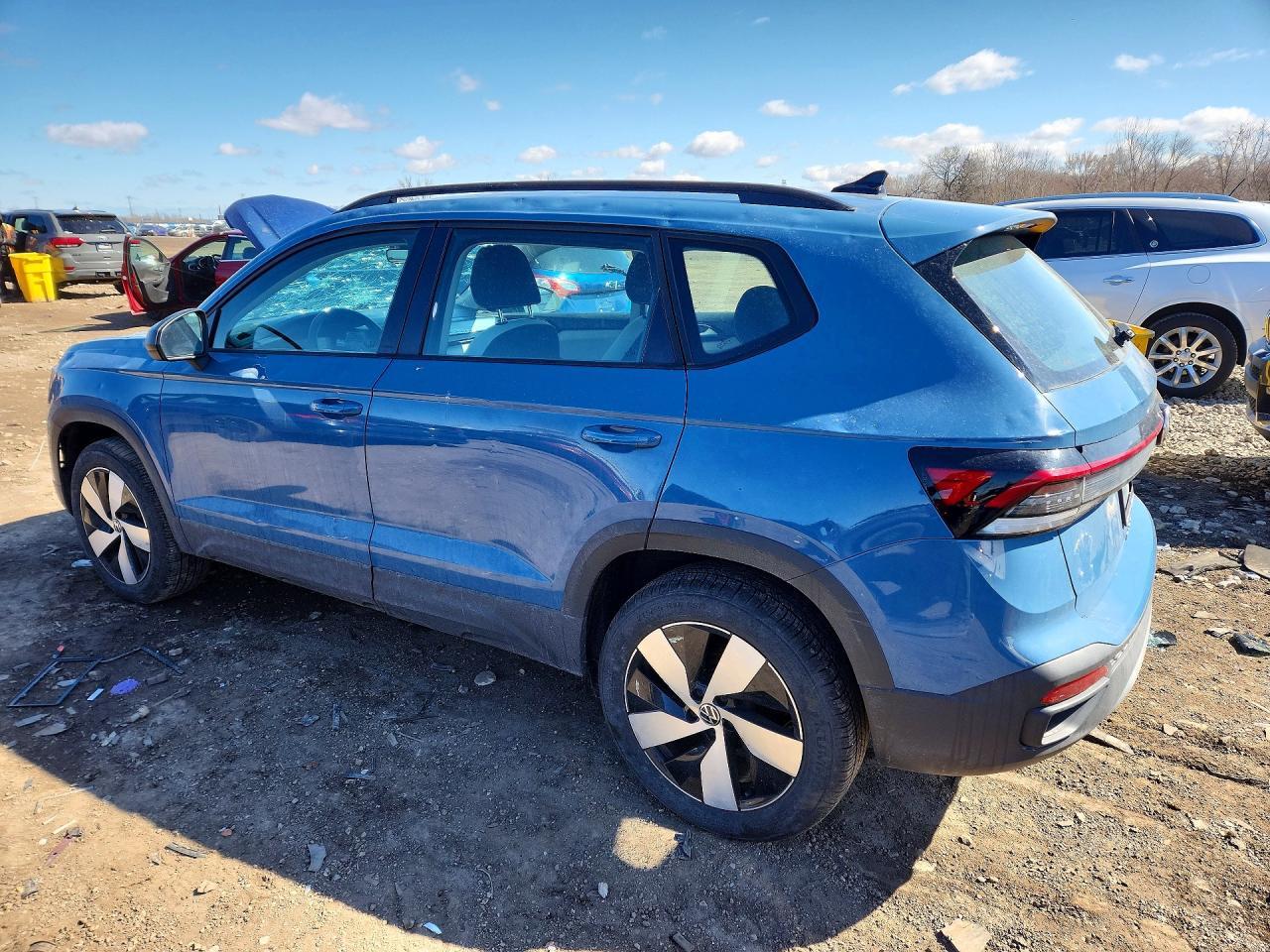 2025 Volkswagen Taos S - Фото 2