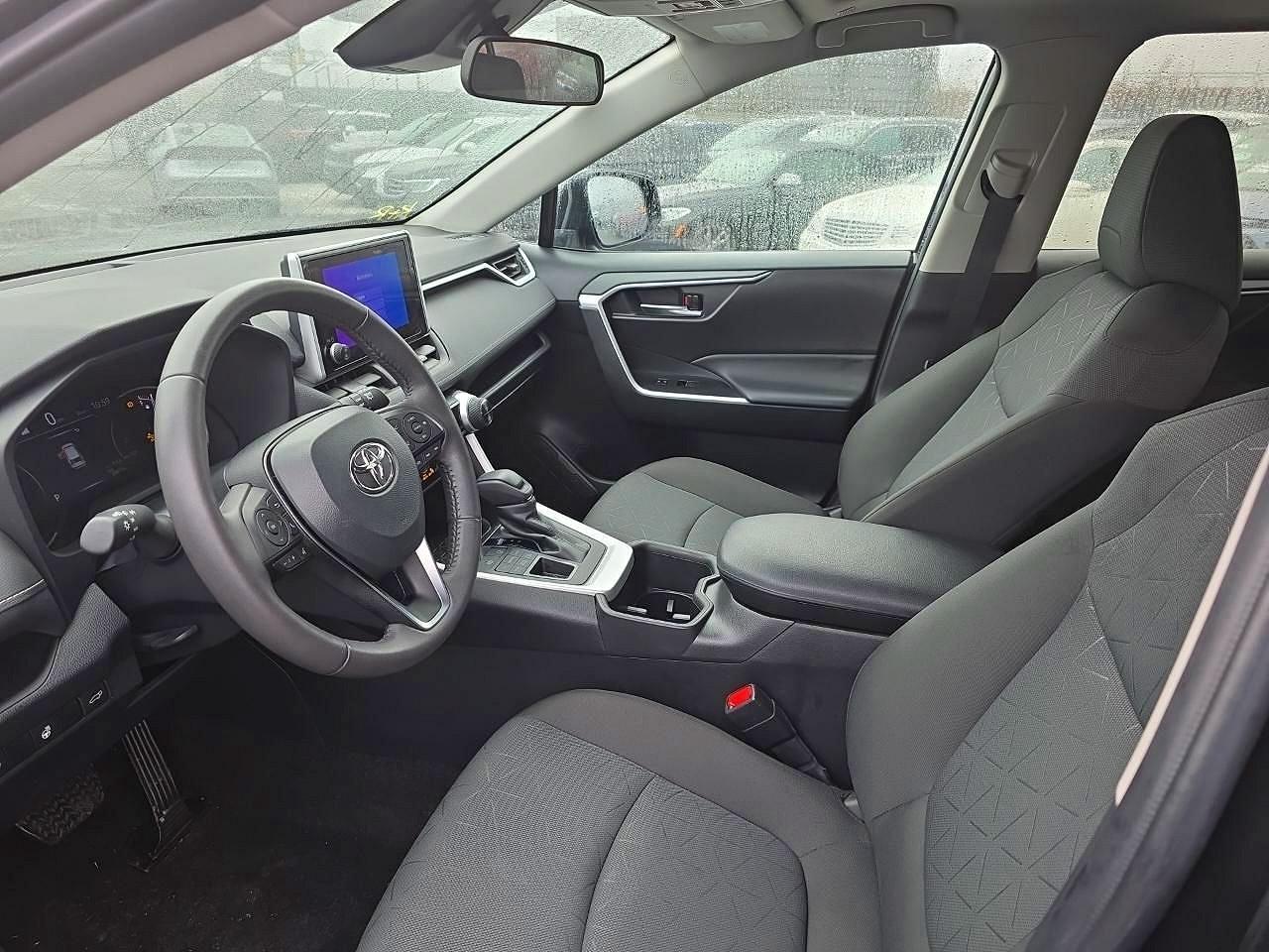 2024 Toyota Rav4 Xle - Image 7