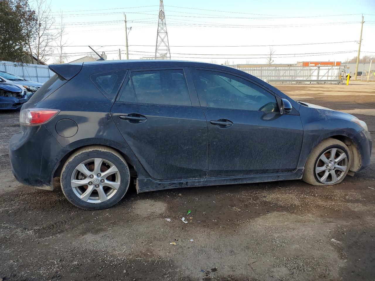 2011 Mazda 3 S - Image 3