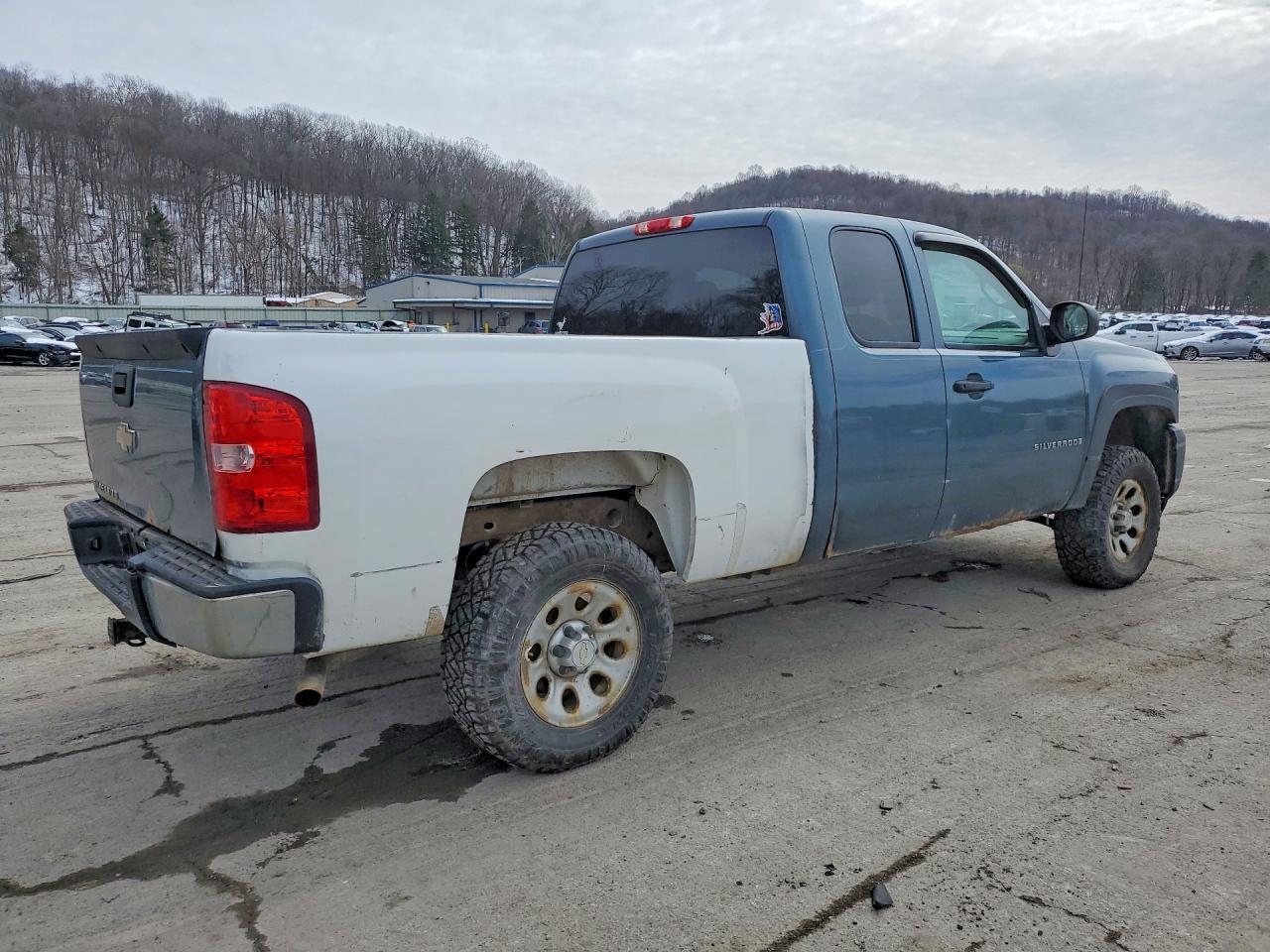 2009 Chevrolet Silverado K1500 - Image 3