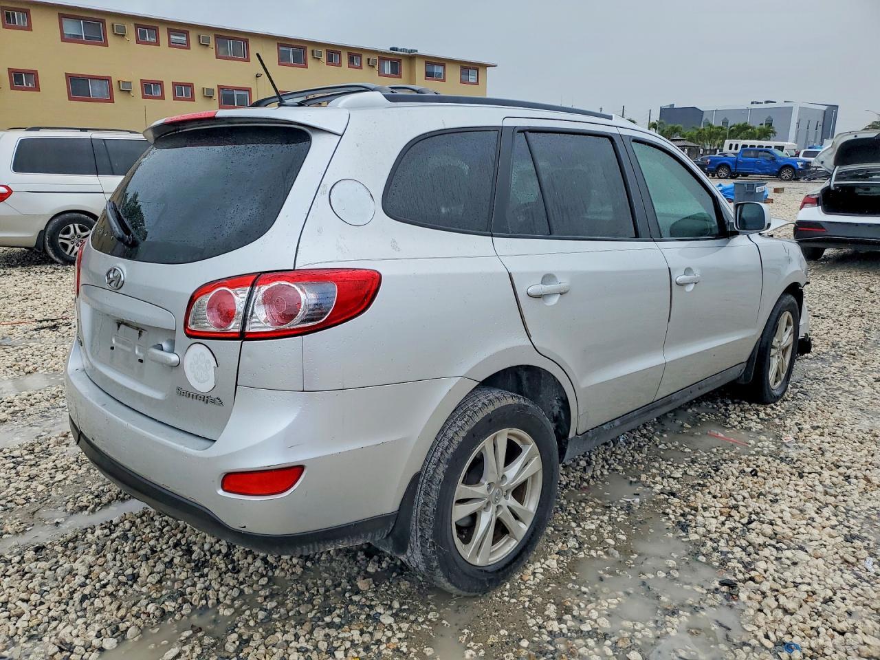 2011 Hyundai Santa Fe Se - Image 3