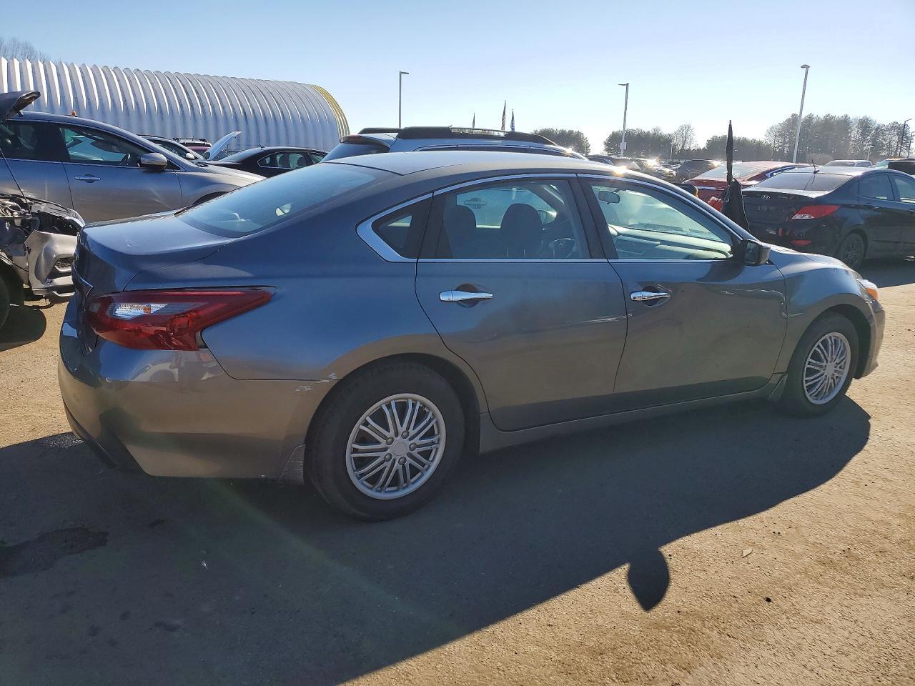 2018 Nissan Altima 2.5 S - Фото 3