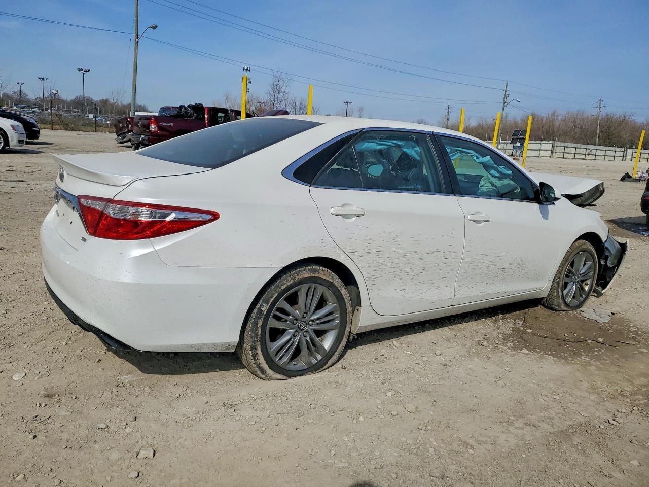 2017 Toyota Camry Se - Image 3