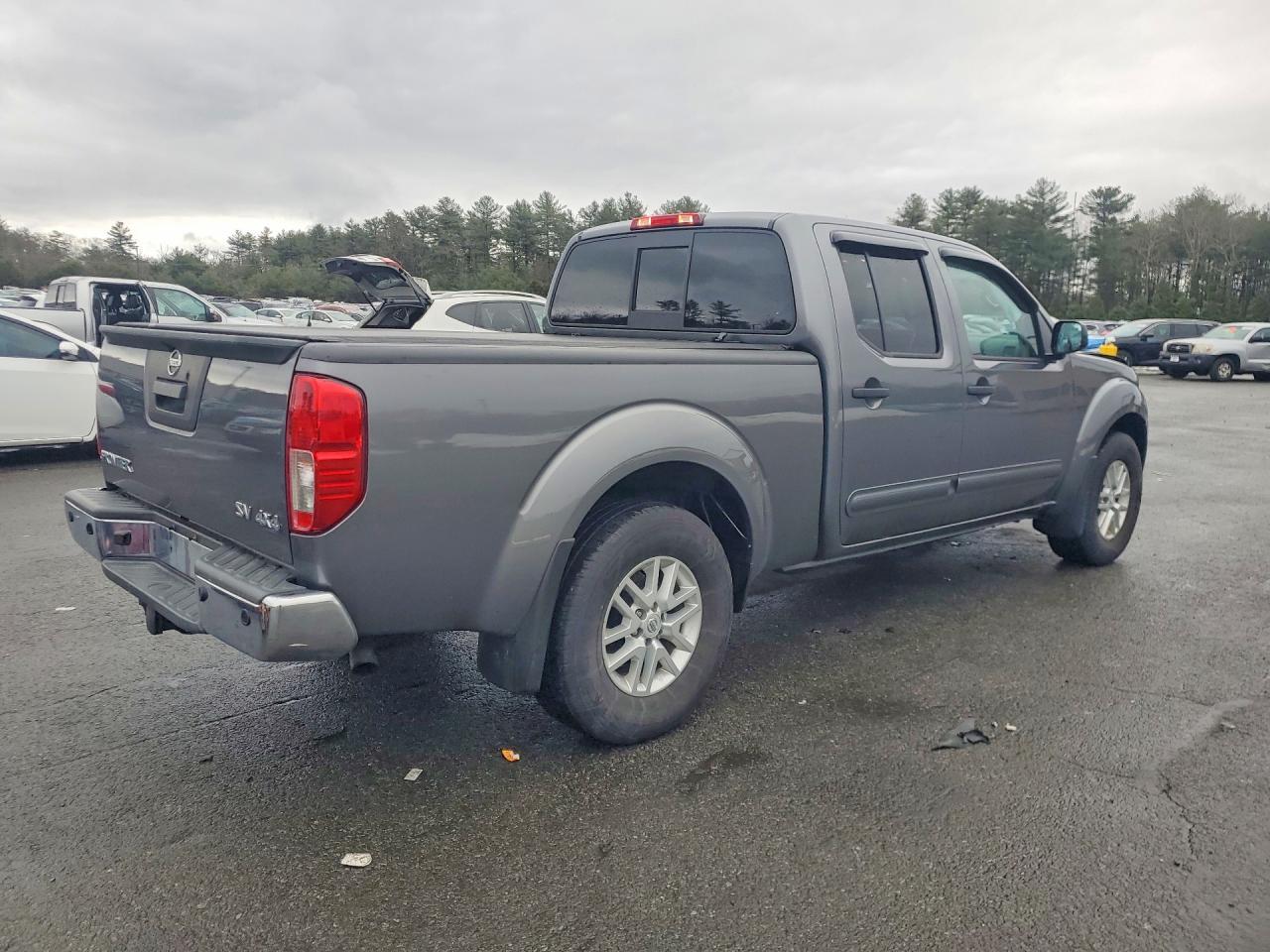 2020 Nissan Frontier - Image 3