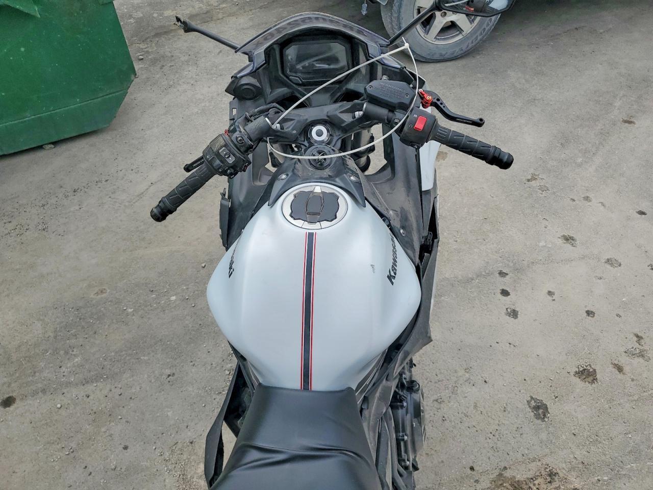 2026 Kawasaki Ex650 P - Фото 6