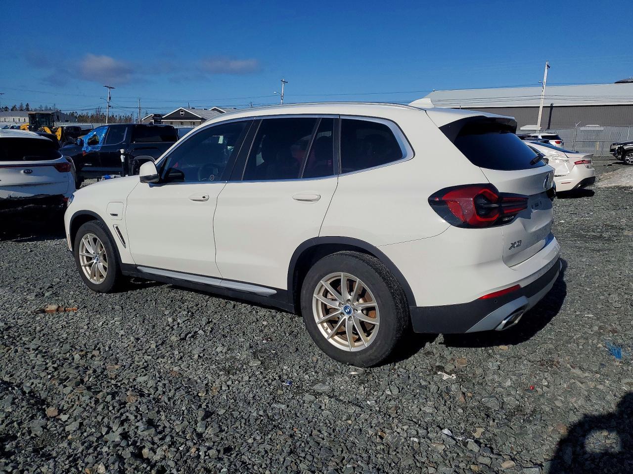 2022 BMW X3 xDrive30E - Фото 2