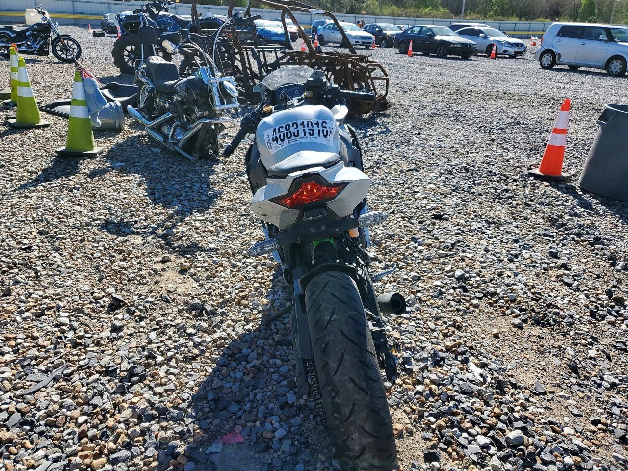 2025 Kawasaki Zx400 S - Фото 4