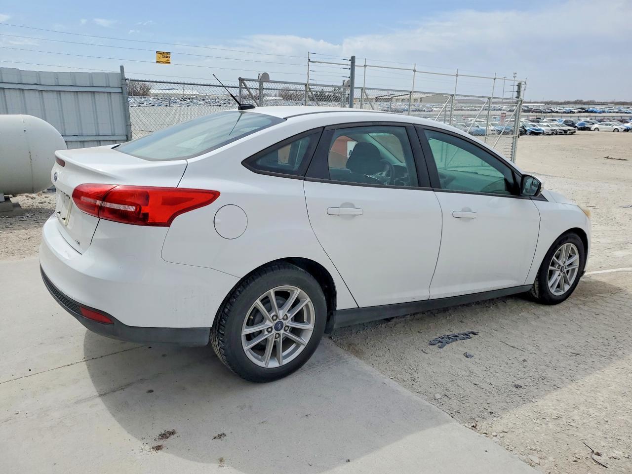 2016 Ford Focus Se - Фото 3