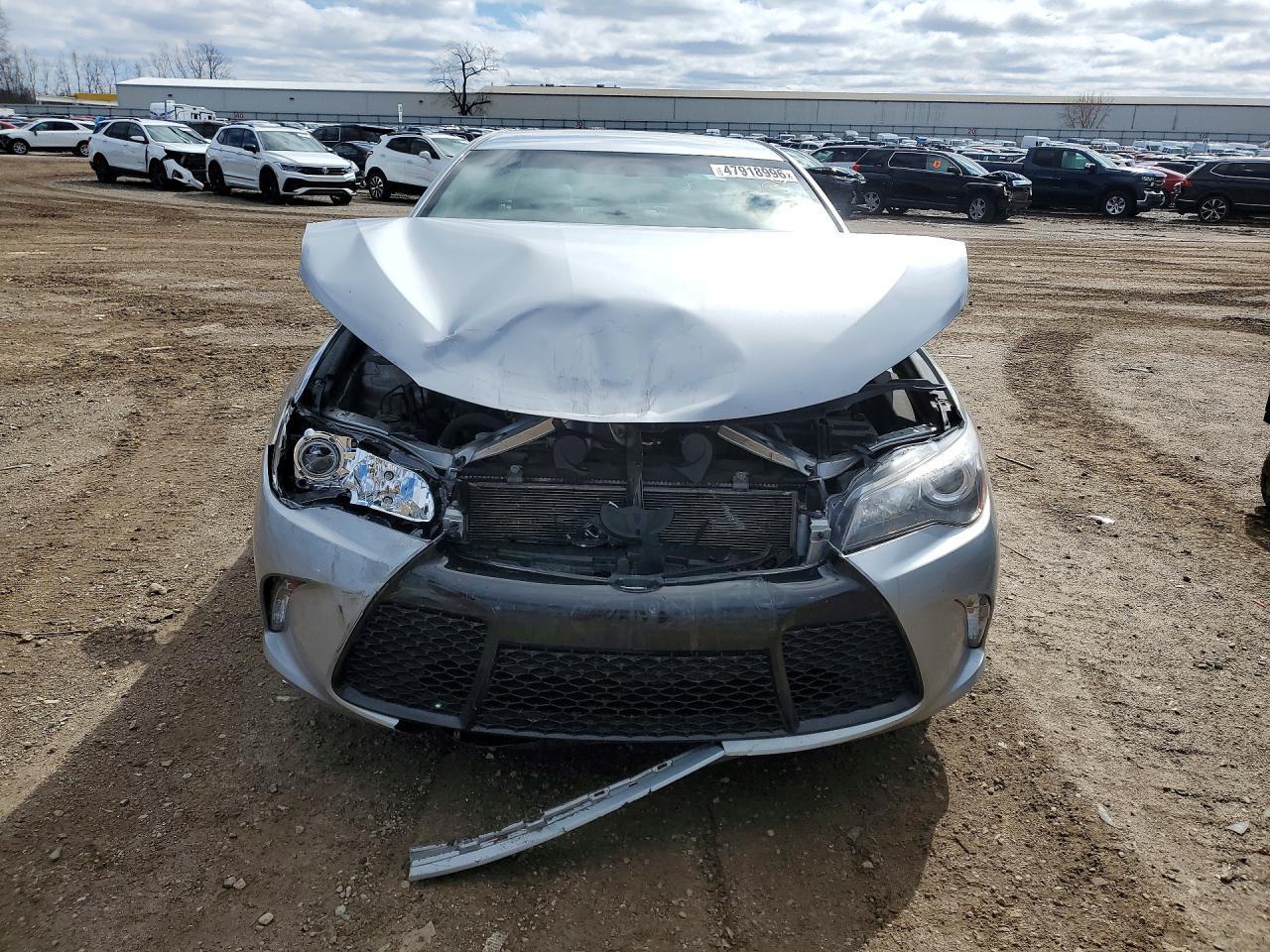 2017 Toyota Camry Se - Фото 5