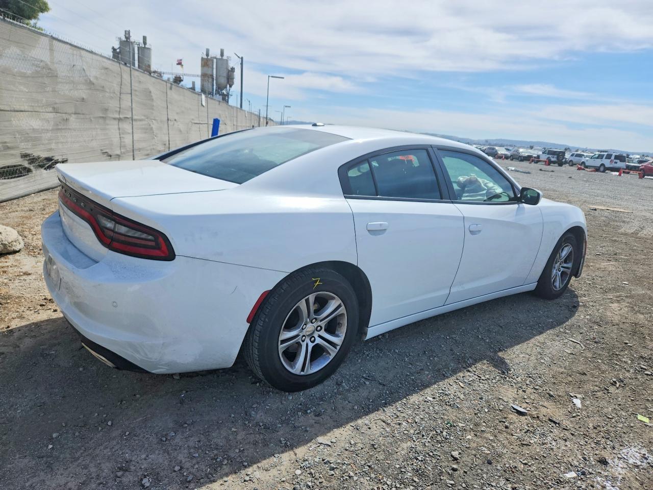 2022 Dodge Charger Sxt - Фото 3