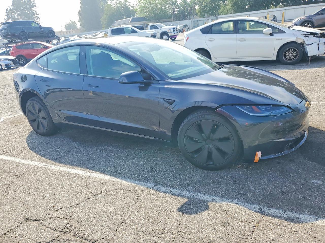 2024 Tesla Model 3 - Фото 4